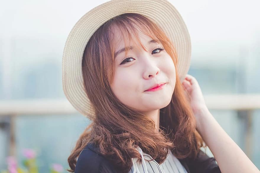  Ms. Hoa - Hong Bang